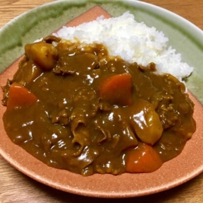 お正月明けにカレーが食べたくなって作りました(*^^*)チョコ入りでコクがあって美味しかったです(^ ^)ごちそうさまでした(*^_^*)